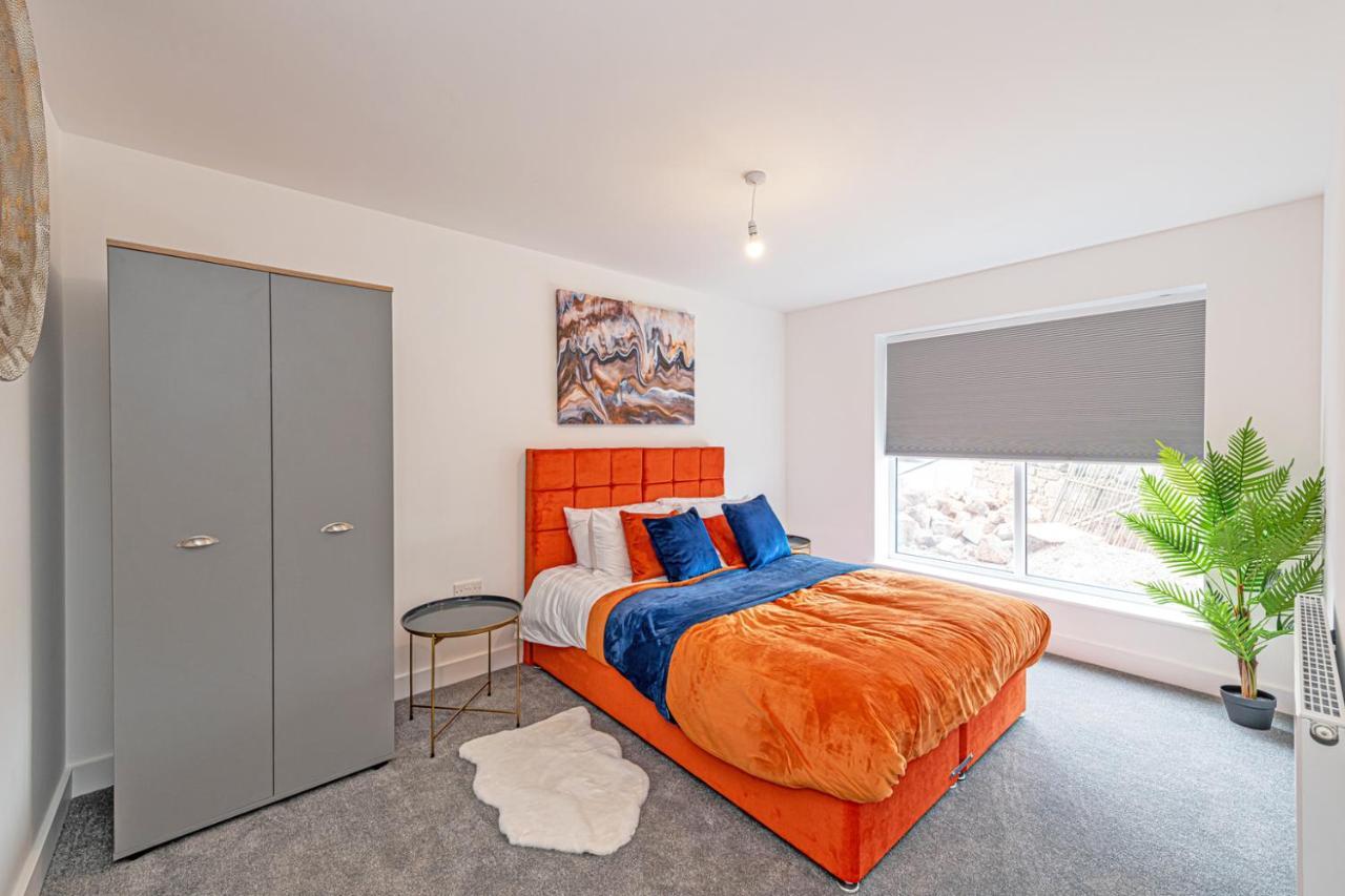 Gospel Heights Luxury Apartments With Parking Heswall Bagian luar foto