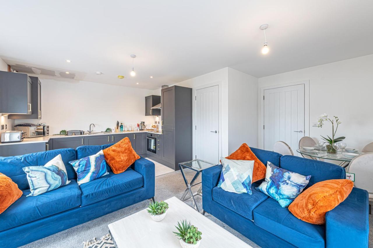 Gospel Heights Luxury Apartments With Parking Heswall Bagian luar foto