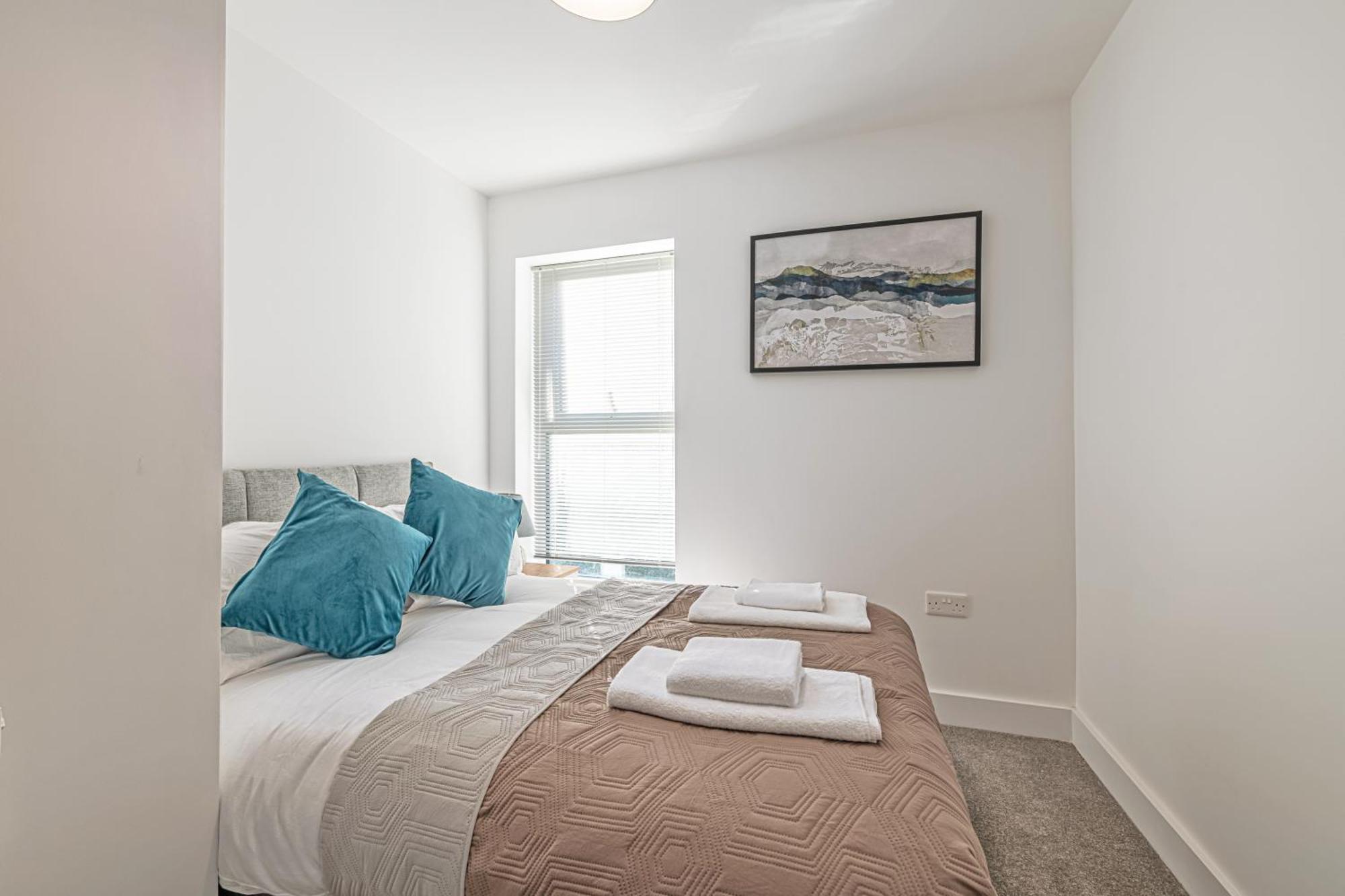 Gospel Heights Luxury Apartments With Parking Heswall Bagian luar foto