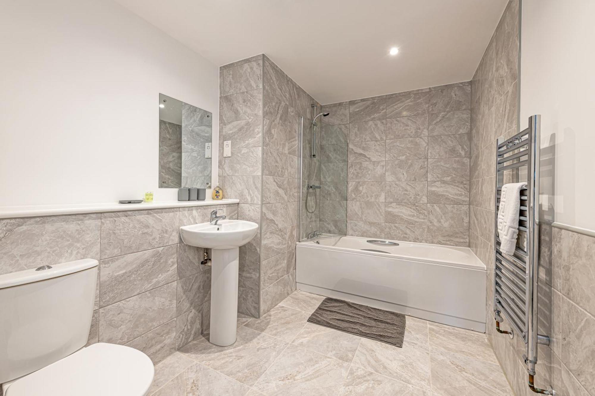 Gospel Heights Luxury Apartments With Parking Heswall Bagian luar foto